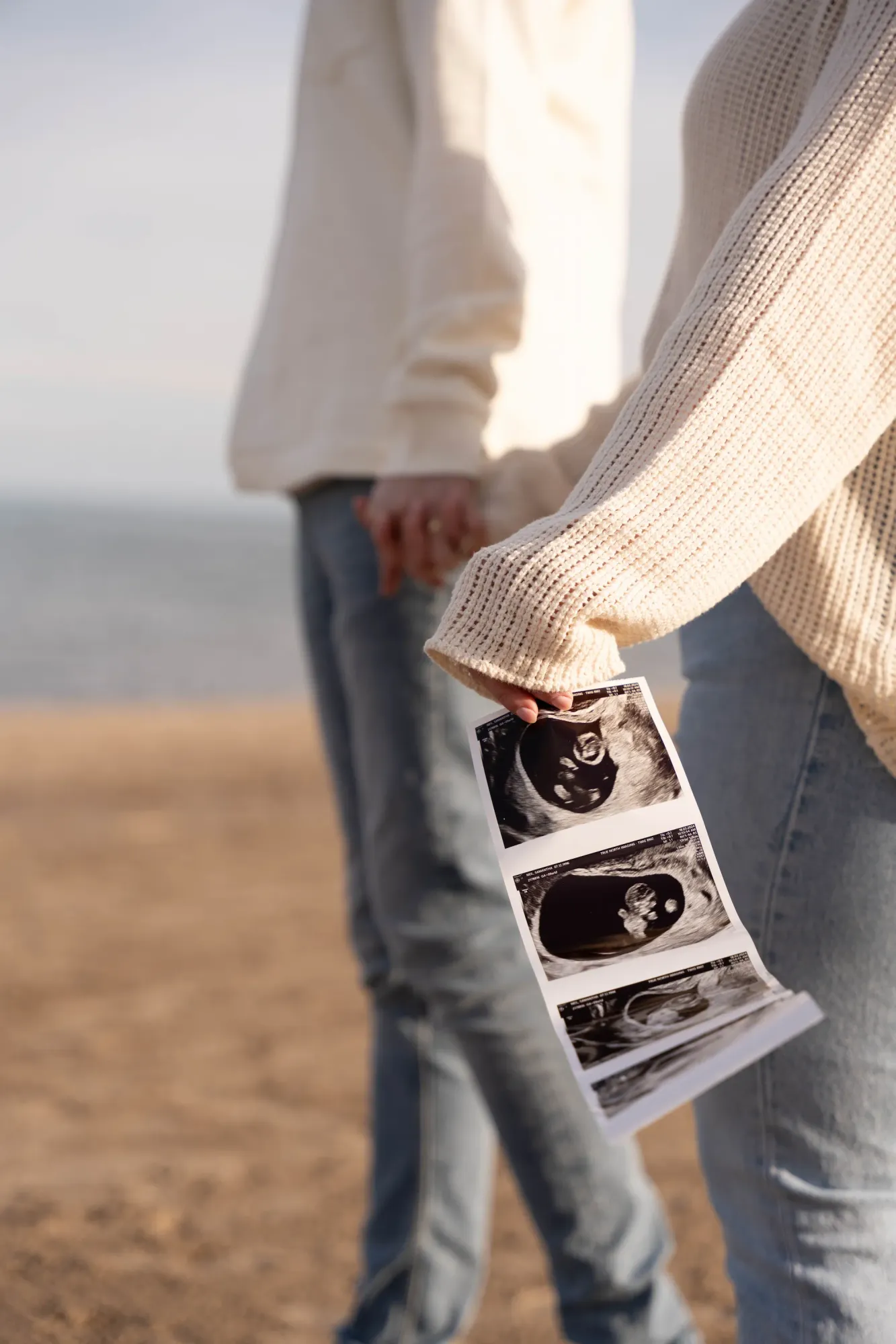 Toronto maternity photographer — Sand & Sea 2